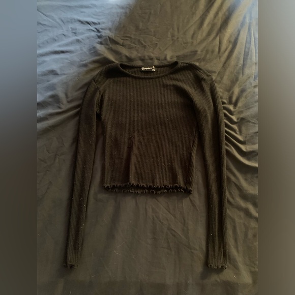 long sleeve black crop top - Picture 1 of 2